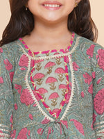 Thumbnail for Girls Green Printed Round neck Kurta with Sharara for Kids - Bhama - Distacart