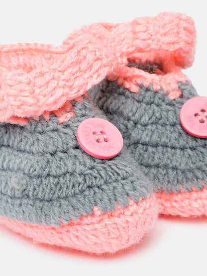 Chutput Kids Woollen Hand Knitted Self Desgin Detailed Booties - Grey - Distacart