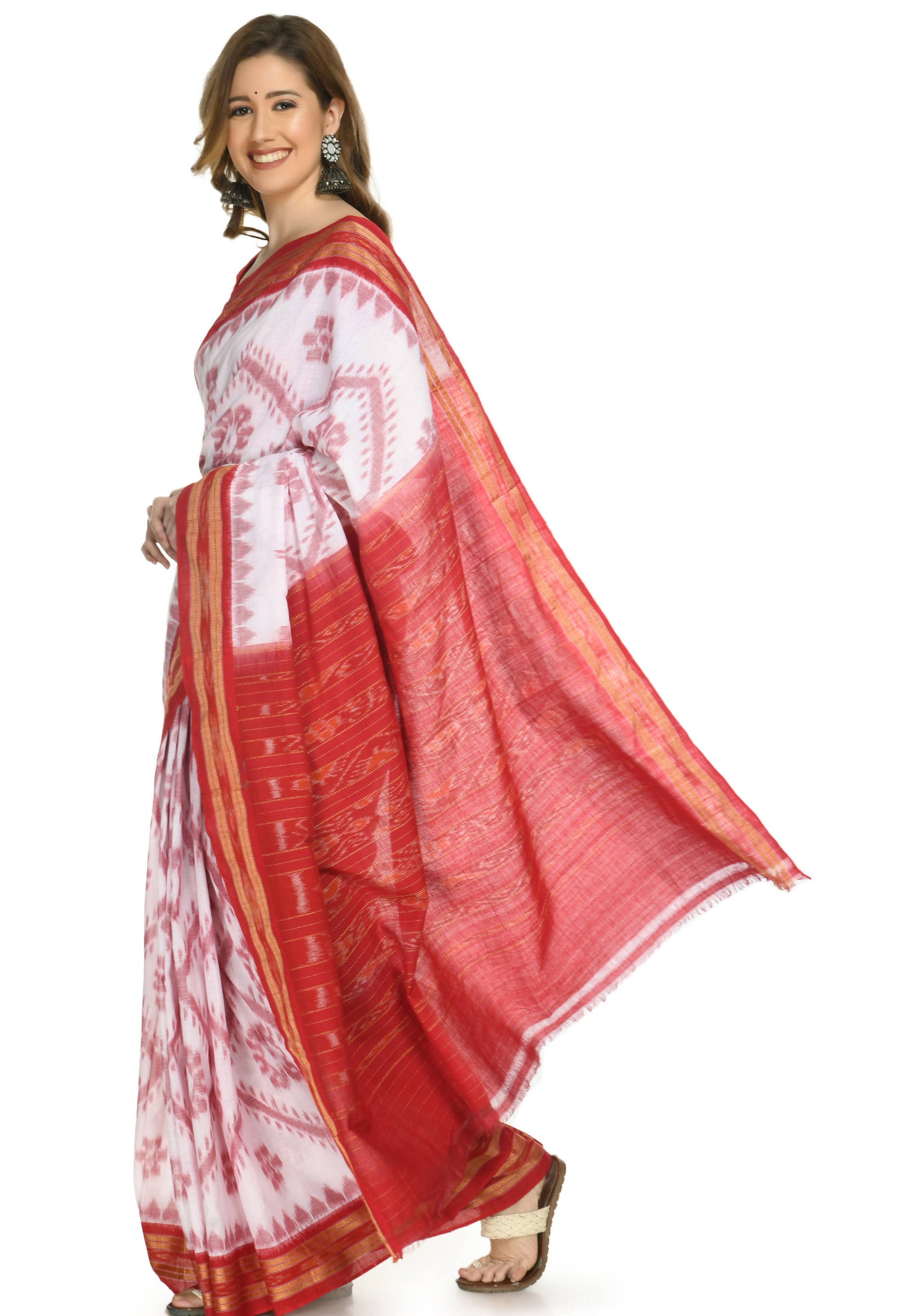 Vamika Sambalpuri Ikat Cotton Dehabandha Badafula White & Red Saree - Distacart