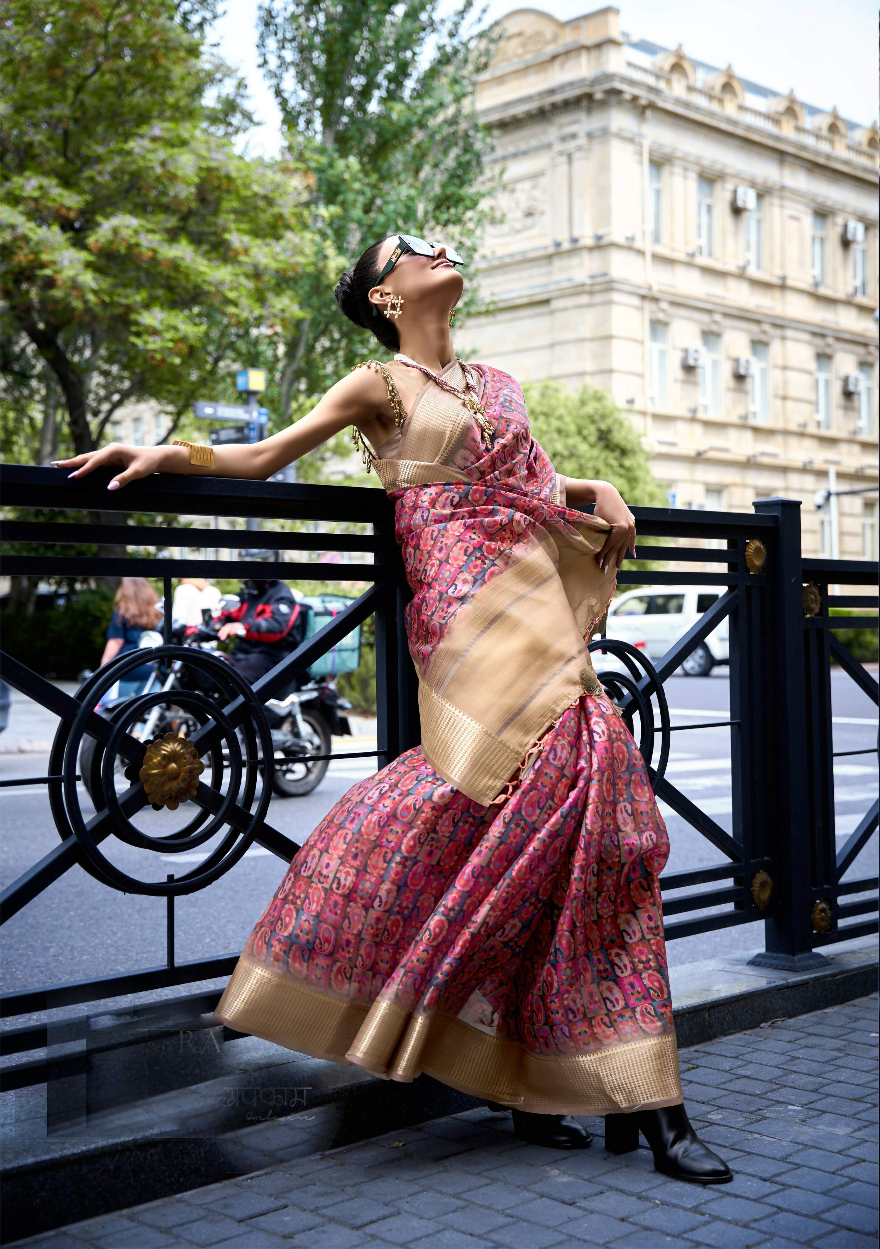 Pink Satin Organza Paisley Woven Design Saree With Unstitched Blouse Piece - Klay's - Distacart