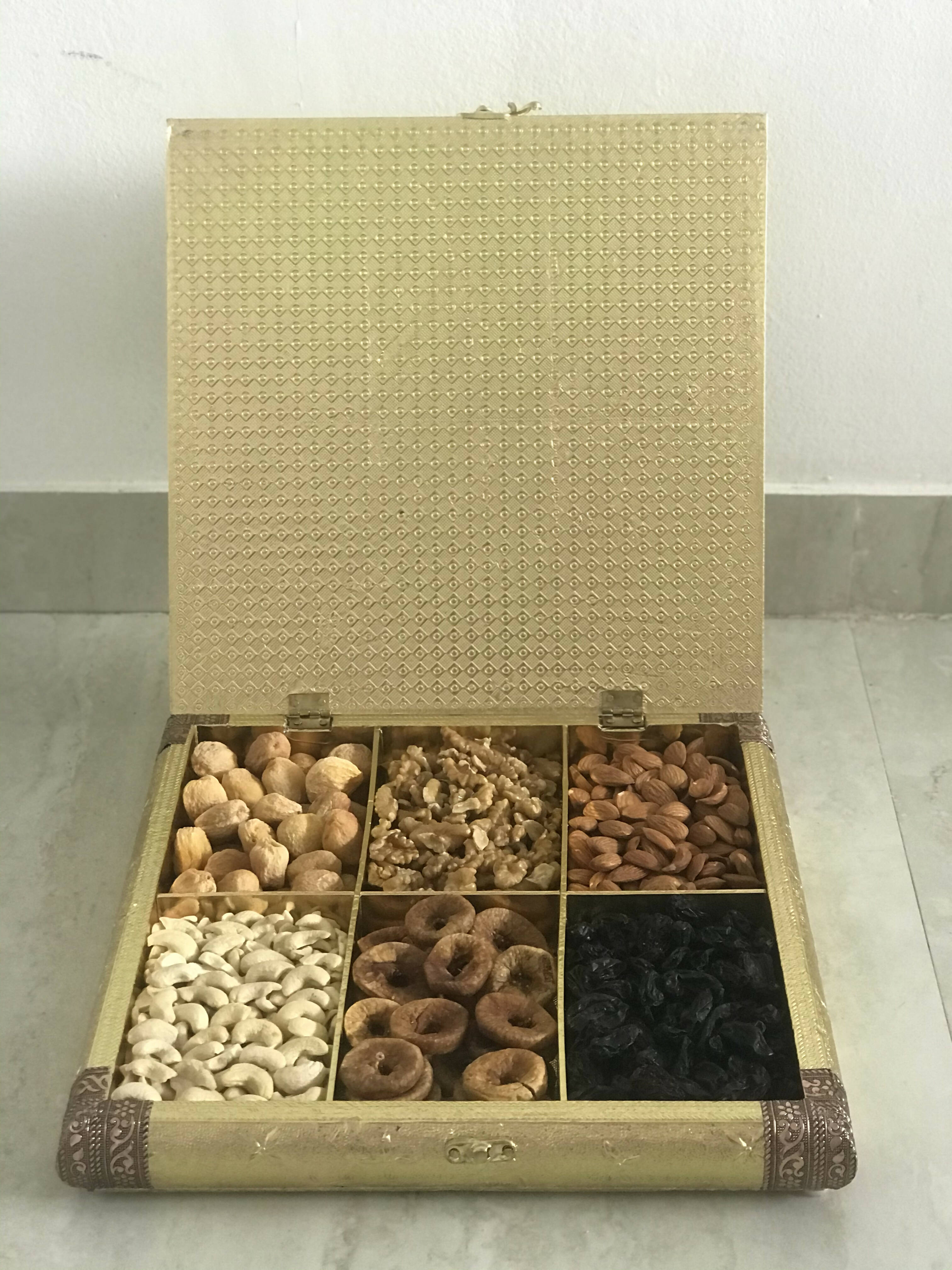 SK Mithaii | Assorted Hibiscus Flower Design Dry Fruit Gift Box |Almonds |Apricots |Walnuts | Cashews |Figs | Black Resins - Distacart