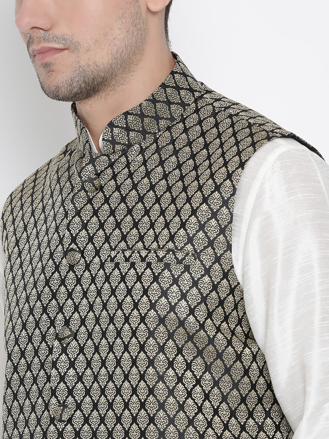 VM by Vastramay Men's White Silk Blend Jacket, Kurta And Pyjama Set - Distacart