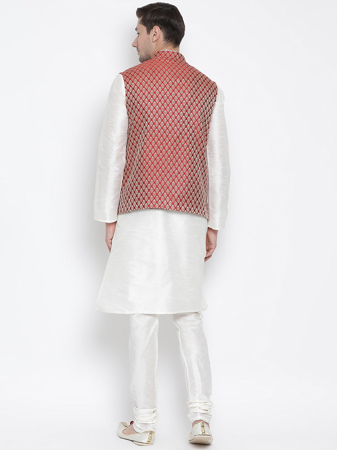 VM by Vastramay Men's White Silk Blend Jacket, Kurta And Pyjama Set - Distacart