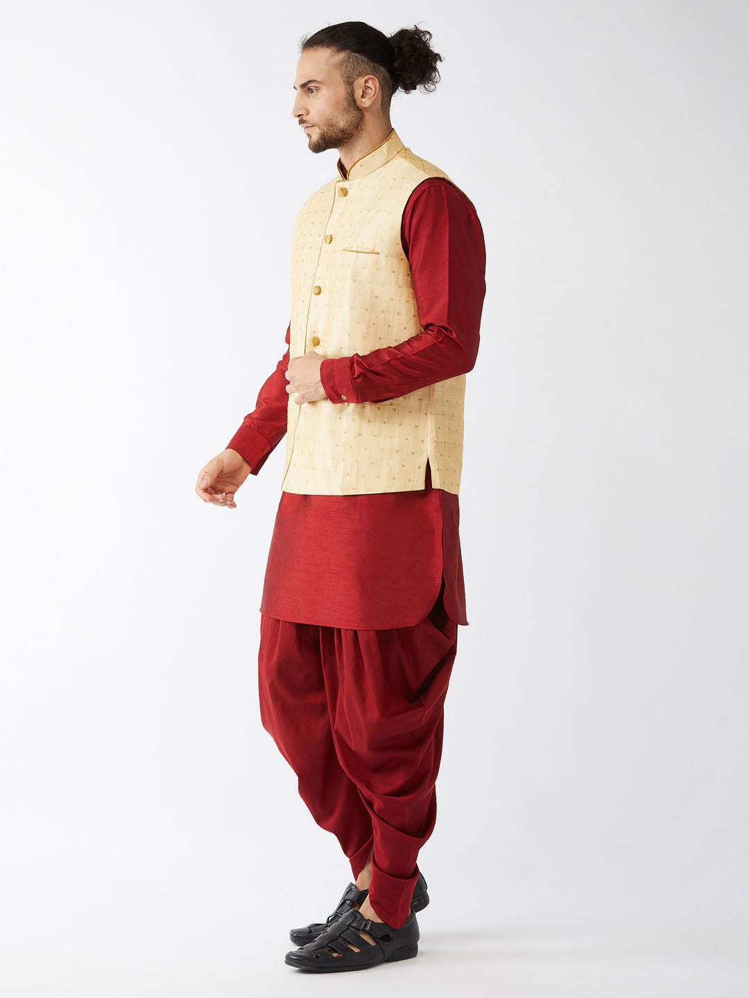 VM by Vastramay Men's Maroon And Gold Silk Blend Jacket, Kurta And Dhoti Set - Distacart