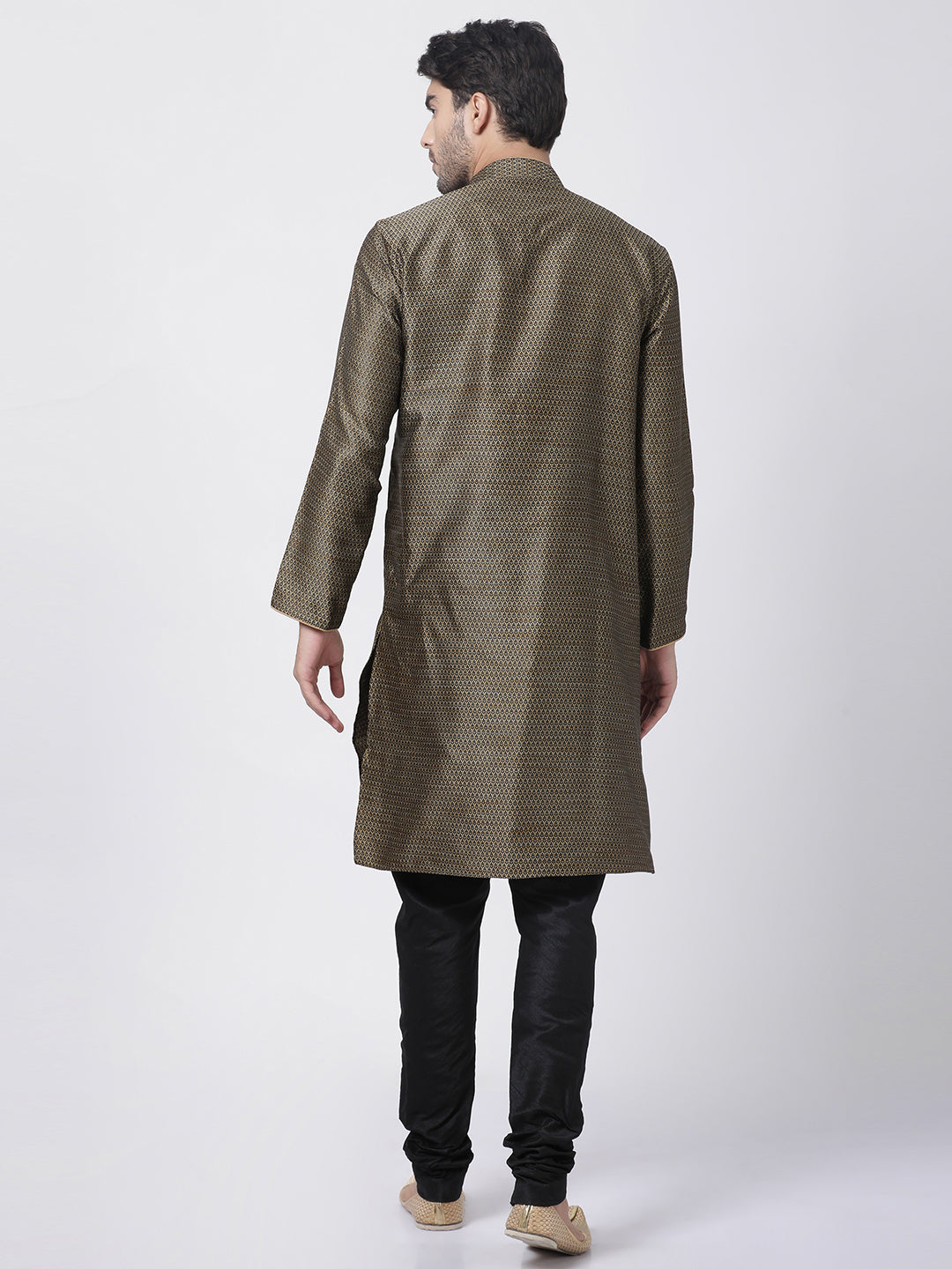 VM by Vastramay Men's Black Silk Blend Kurta Pyjama Set - Distacart