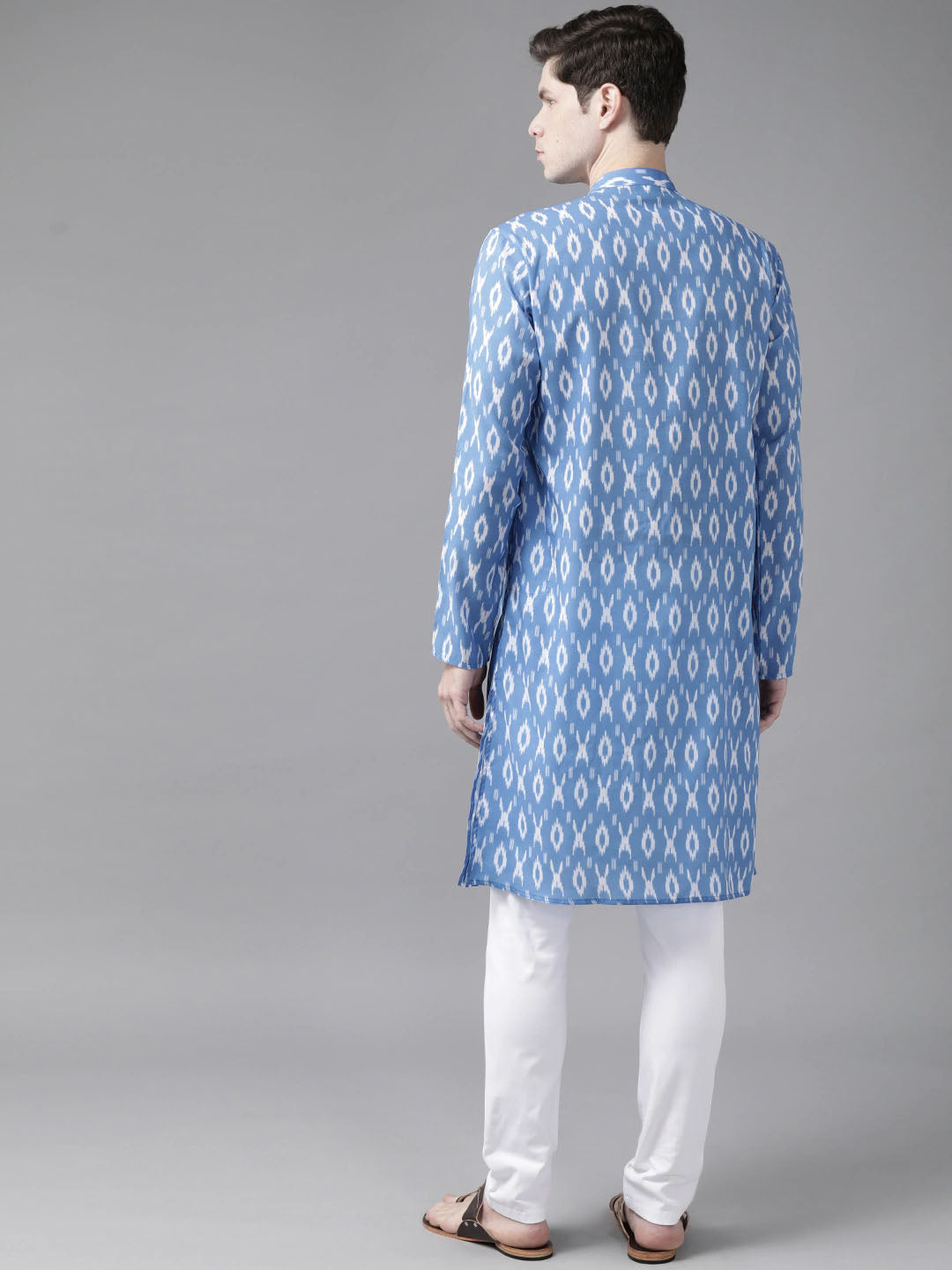 Vastramay Men's Aqua Blue Cotton Blend Kurta - Distacart