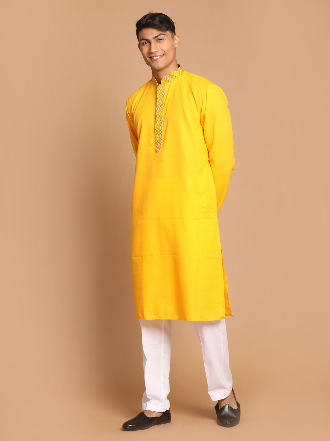 Vastramay Men's Yellow And White Cotton Blend Kurta Pyjama Set - Distacart