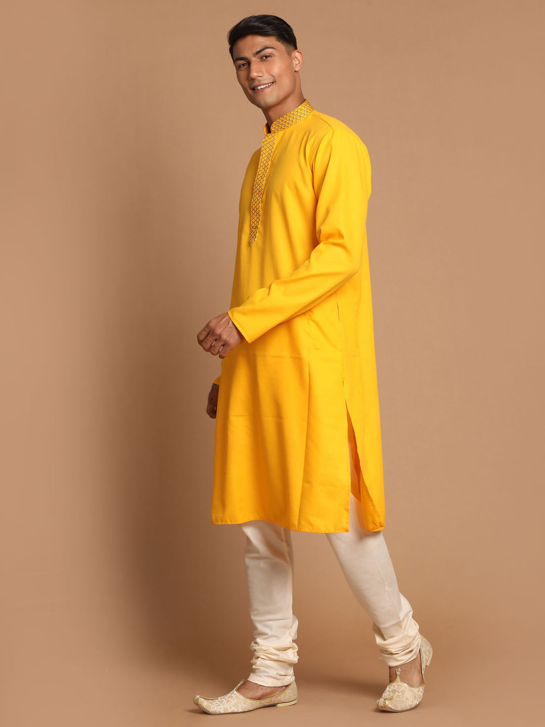Vastramay Men's Yellow And Cream Cotton Blend Kurta Pyjama Set - Distacart
