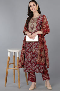 Thumbnail for Women's Maroon Silk Blend Abstract Print Embroidered Straight Suit Set - Rasiya - Distacart