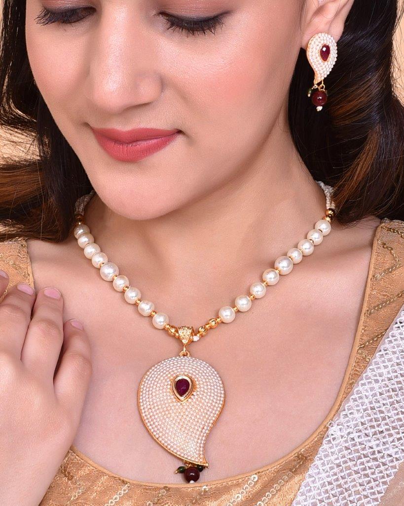 VOJ Gold Plated Kundan Studsed And Beaded Necklace and Earring Set - Distacart