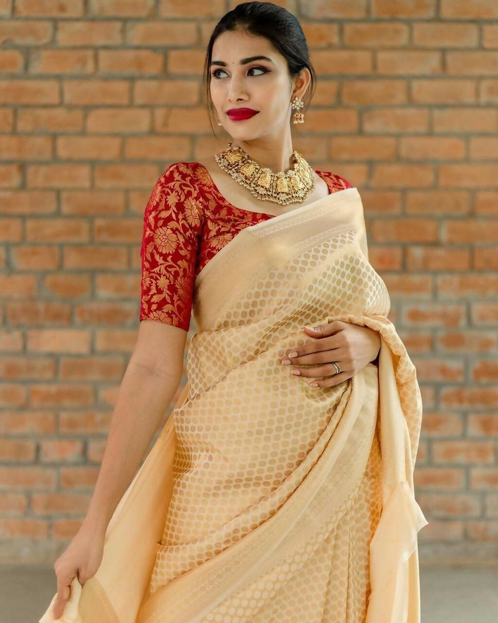 DEIANA'S Beautiful Golden Jari with New Design Soft Lichi Silk Saree - Cream - Distacart