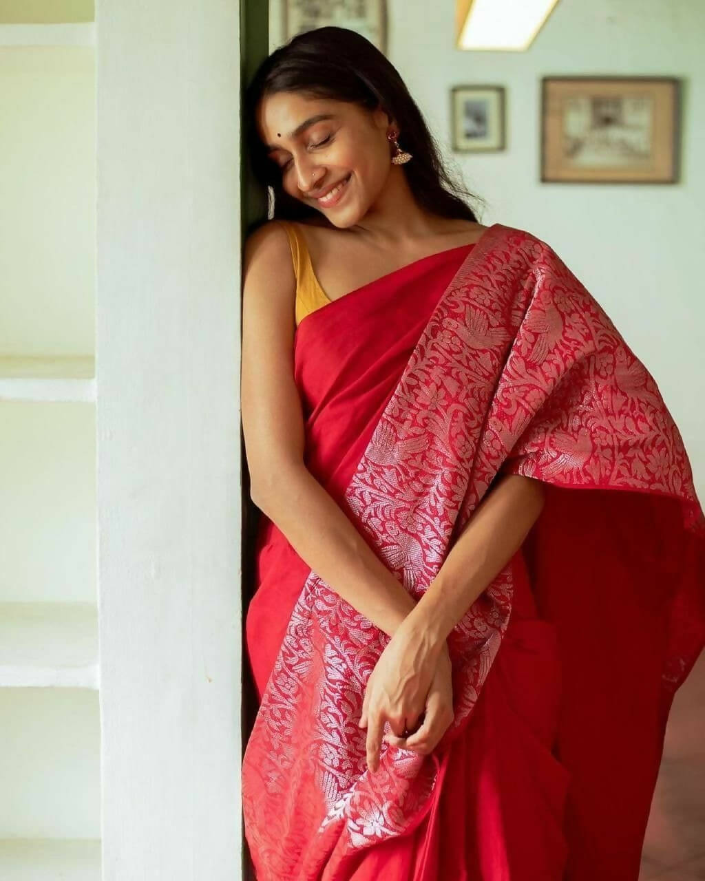 DEIANA'S Beautiful Golden Jari with New Design Soft Lichi Silk Saree - Red - Distacart