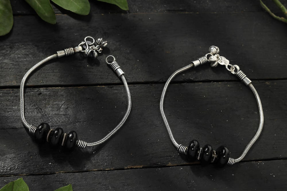 Mominos Fashion Kamal Johar Oxidised Plain Silver With Black Beads Anklets