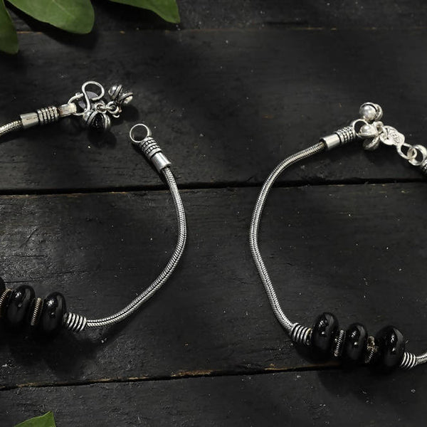 Mominos Fashion Kamal Johar Oxidised Plain Silver With Black Beads Anklets