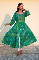 Thumbnail for Jompers Women Green & White Printed Flared Kurta - Distacart