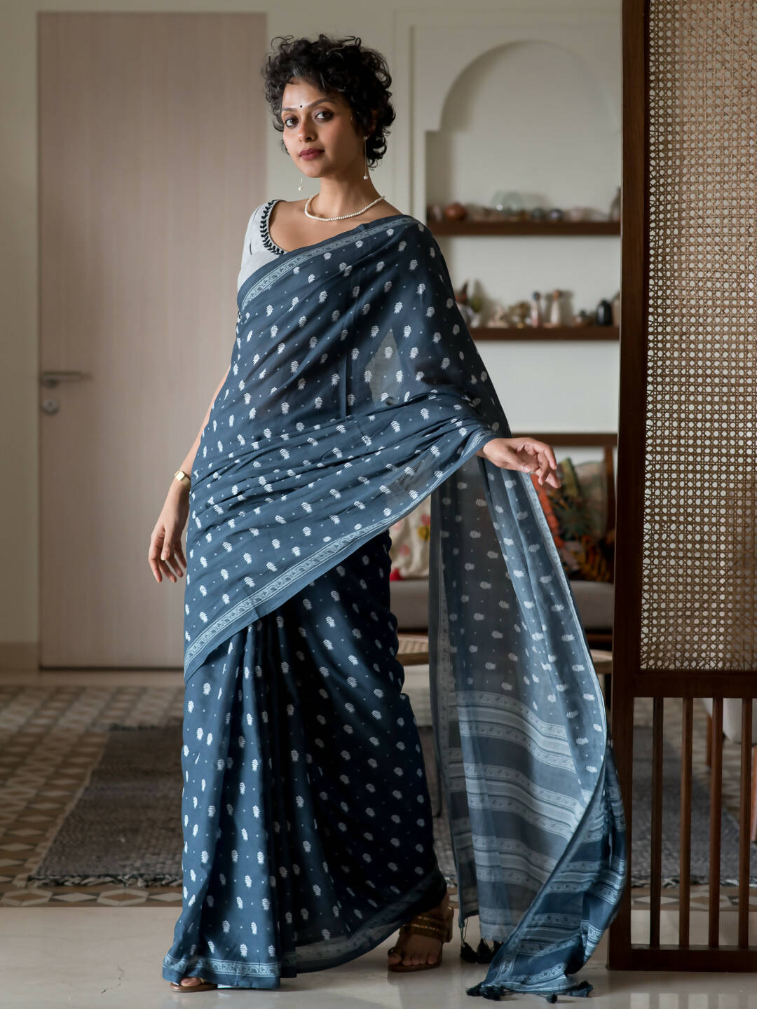 Suta Navy Blue Woven Design Pure Cotton Saree - Distacart
