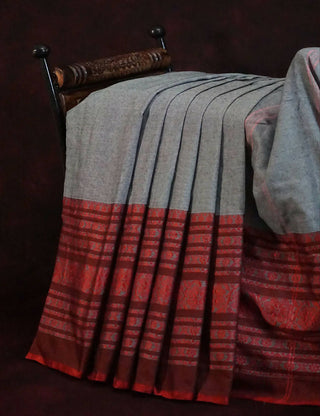 Grey Colour Contrast Thread Border Khadi Cotton Saree By Gayathri Reddy Designer Studio - Distacart
