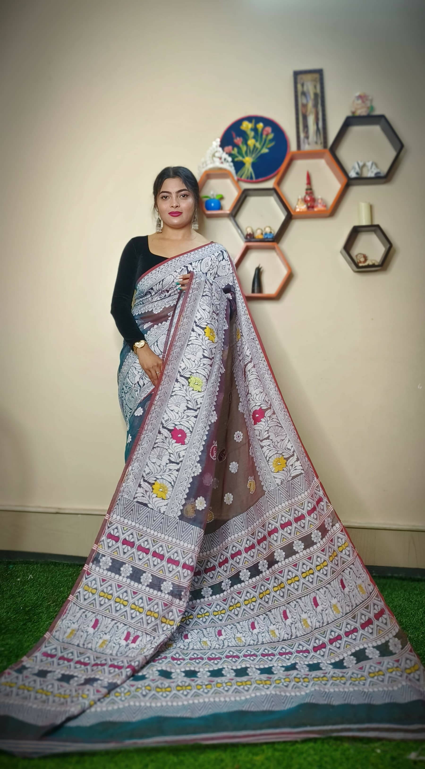 Exclusive Collection Handloom Dhakai Jamdani Saree - Brown - Distacart