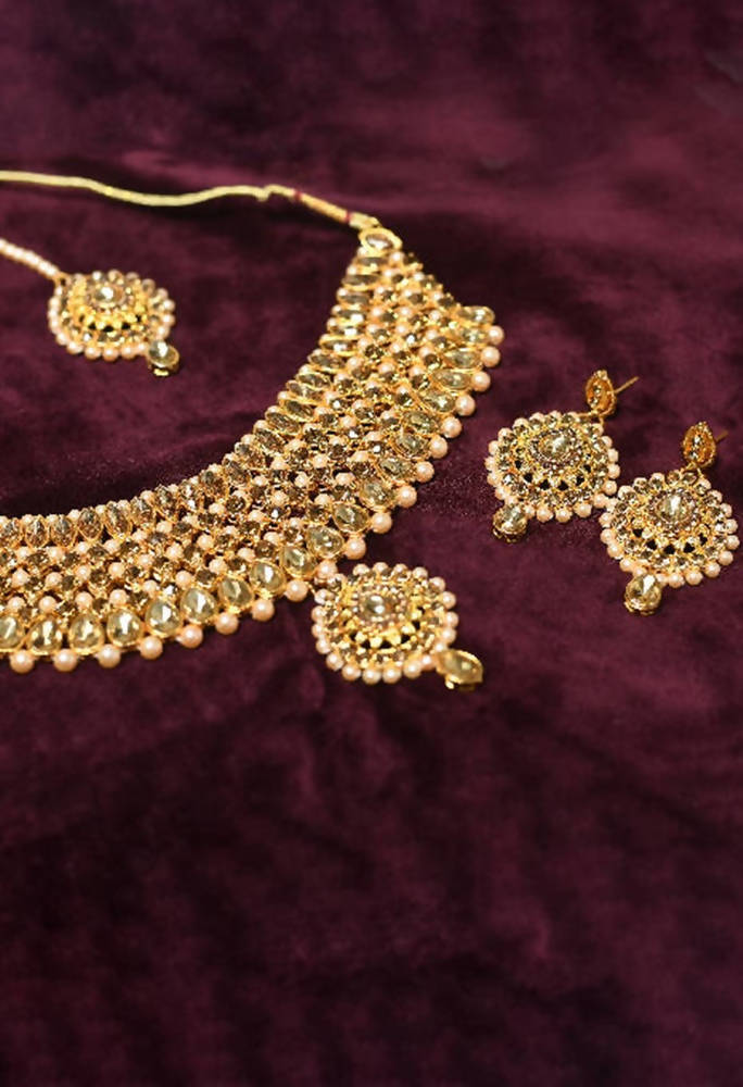 Tehzeeb Creations Stone And Pearl Studded Necklace With Earrings And Tikka