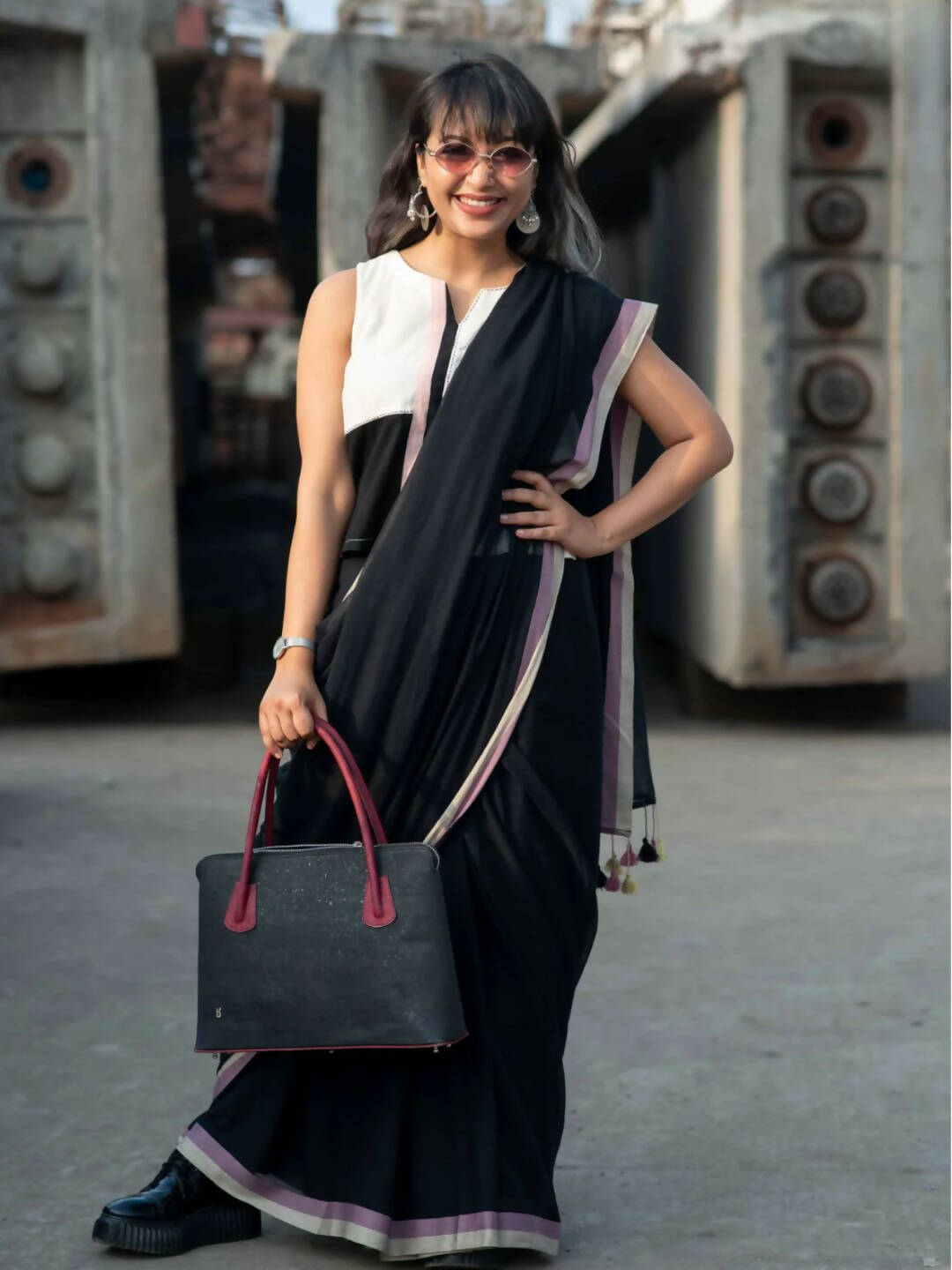 Suta Black Solid Mul Cotton Saree - Distacart