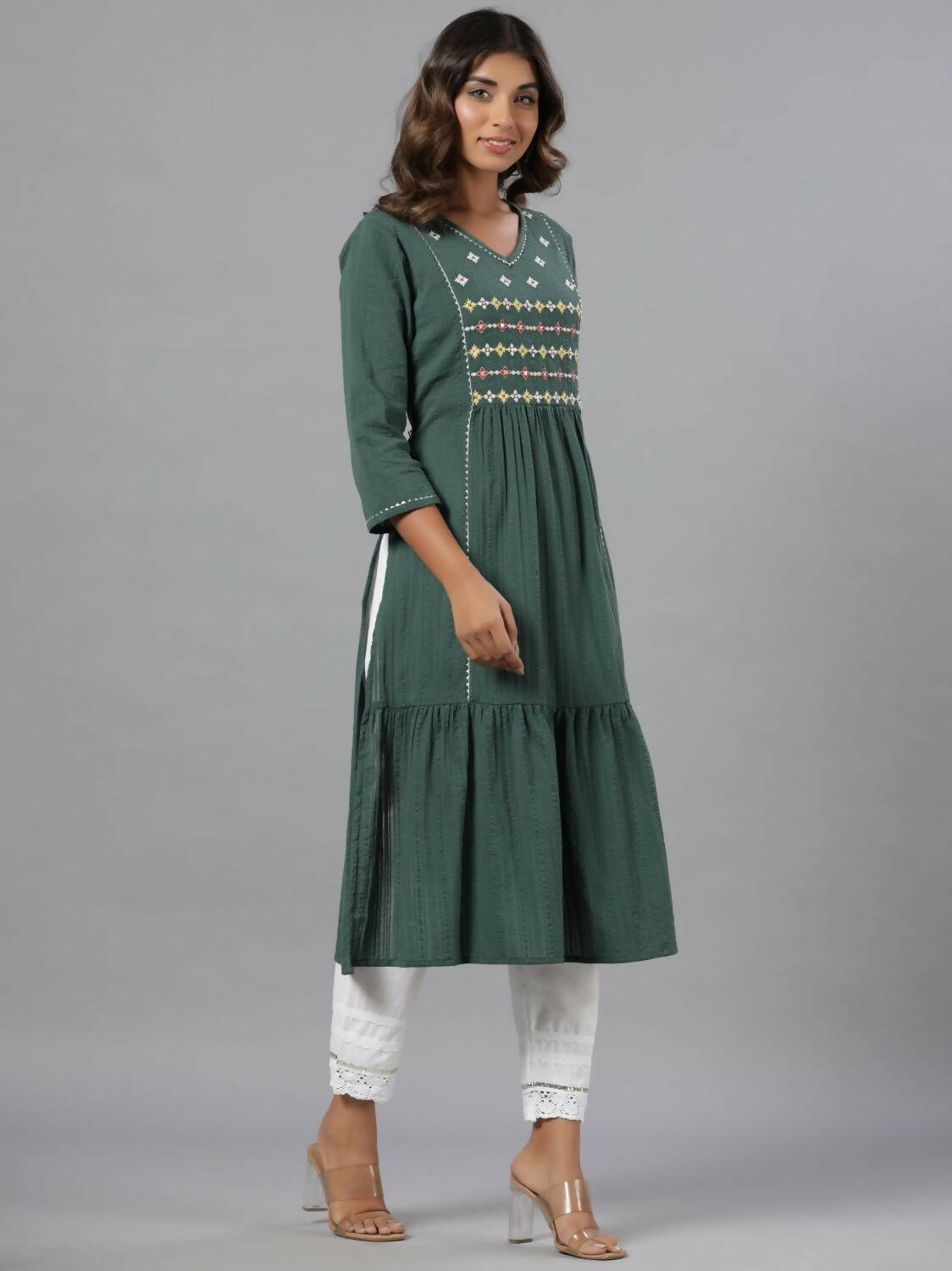 Juniper Women Green Seer Sucker Embroidered High Slit Kurta - Distacart