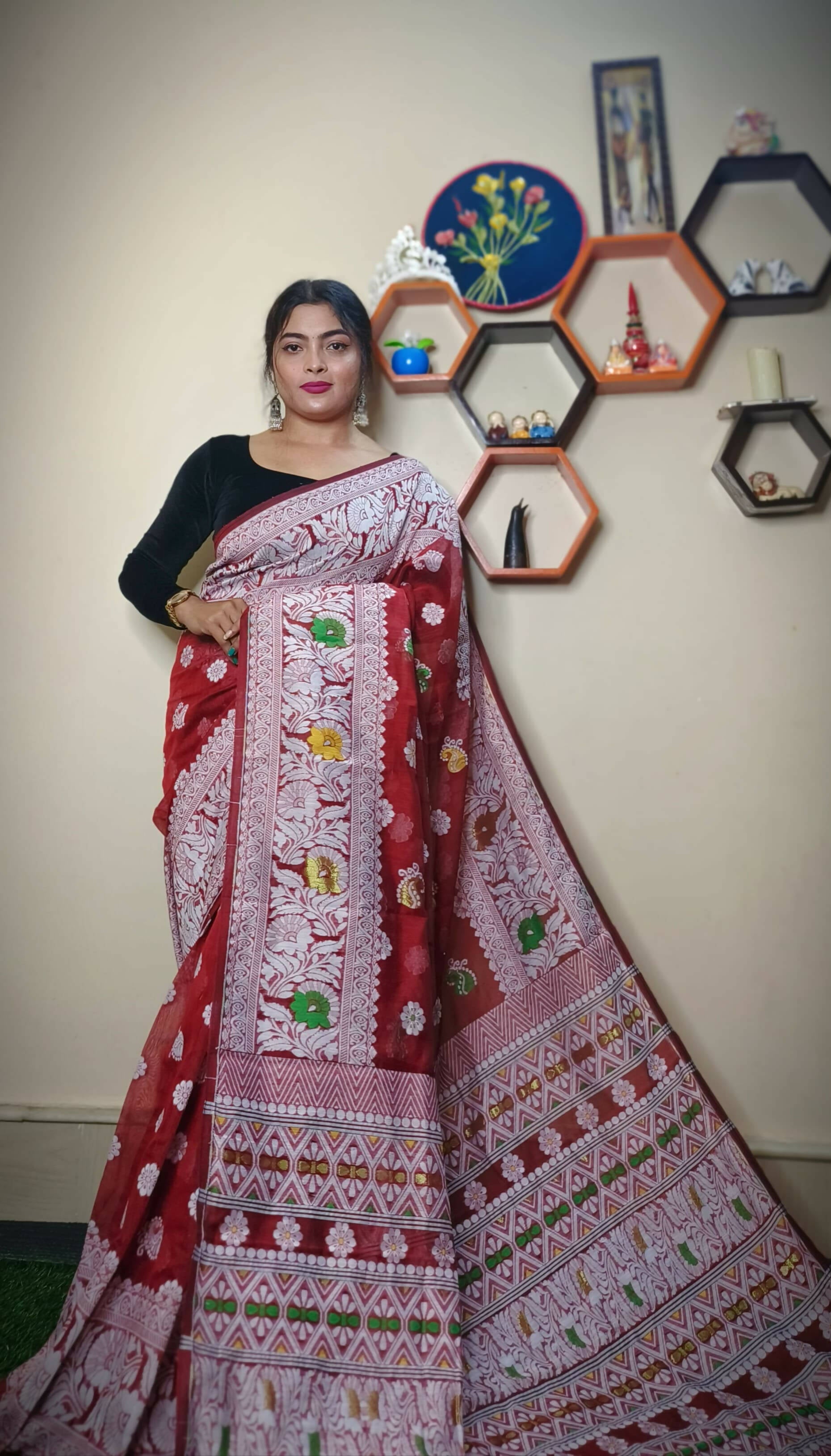 Exclusive Collection Handloom Dhakai Jamdani Saree - Maroon - Distacart