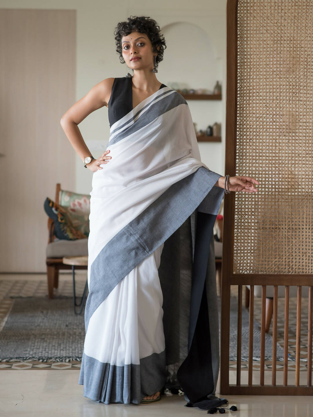 Suta White Woven Design Cotton Blend Saree - Distacart