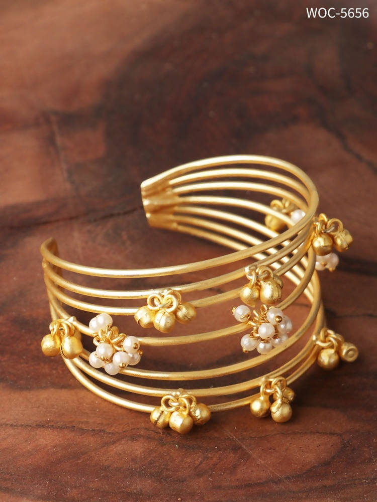 Buy Priyaasi Bold Studded Gold Leaf Oxidised Silver Ghungroo Bracelet online