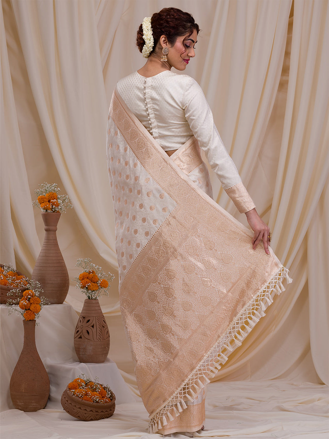 Koskii Ethnic Motifs Woven Design Zari Saree - Distacart