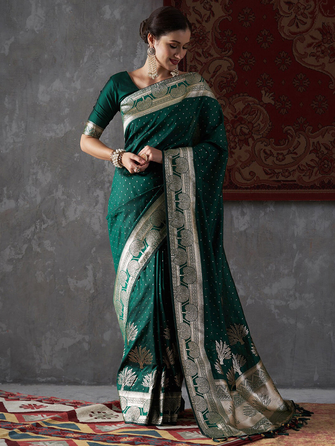 Mitera Green & Gold-Toned Abstract Woven Design Zari Kanjeevaram Saree - Distacart