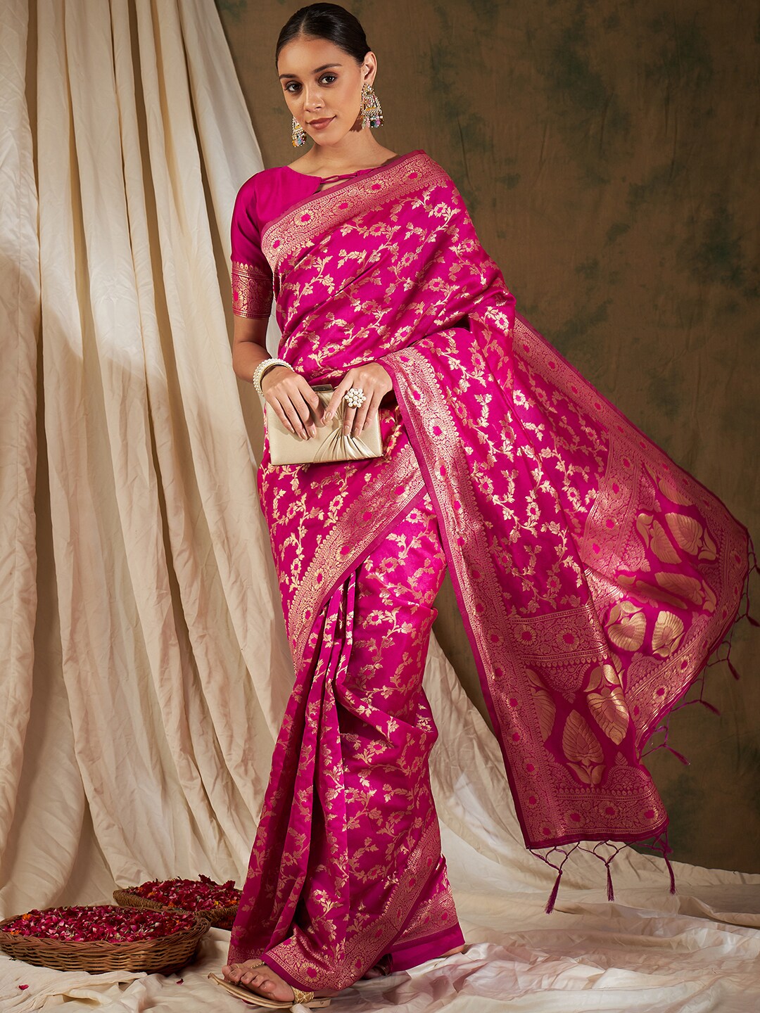 Sangria Pink & Gold-Toned Floral Woven Design Zari Banarasi Saree - Distacart