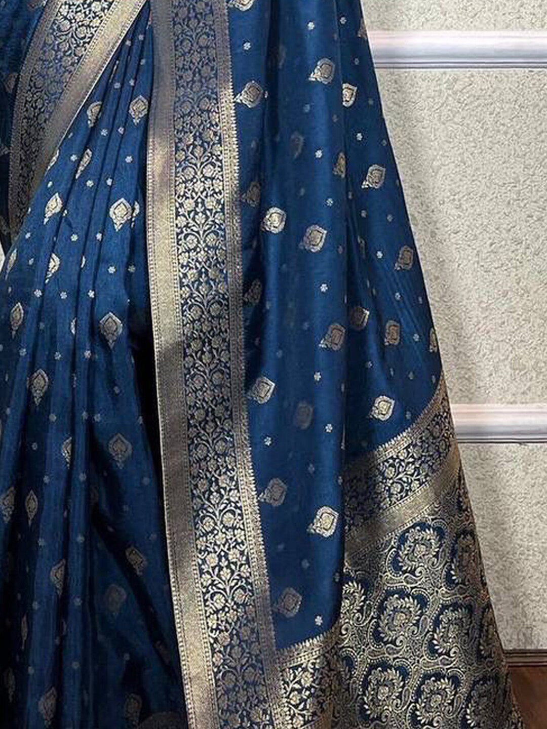 Kalini Ethnic Motifs Woven Design Zari Detailed Banarasi Saree - Distacart