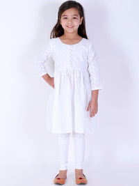 Thumbnail for Vastramay Girls White Chikankari Cotton Kurta And Leggings - Distacart