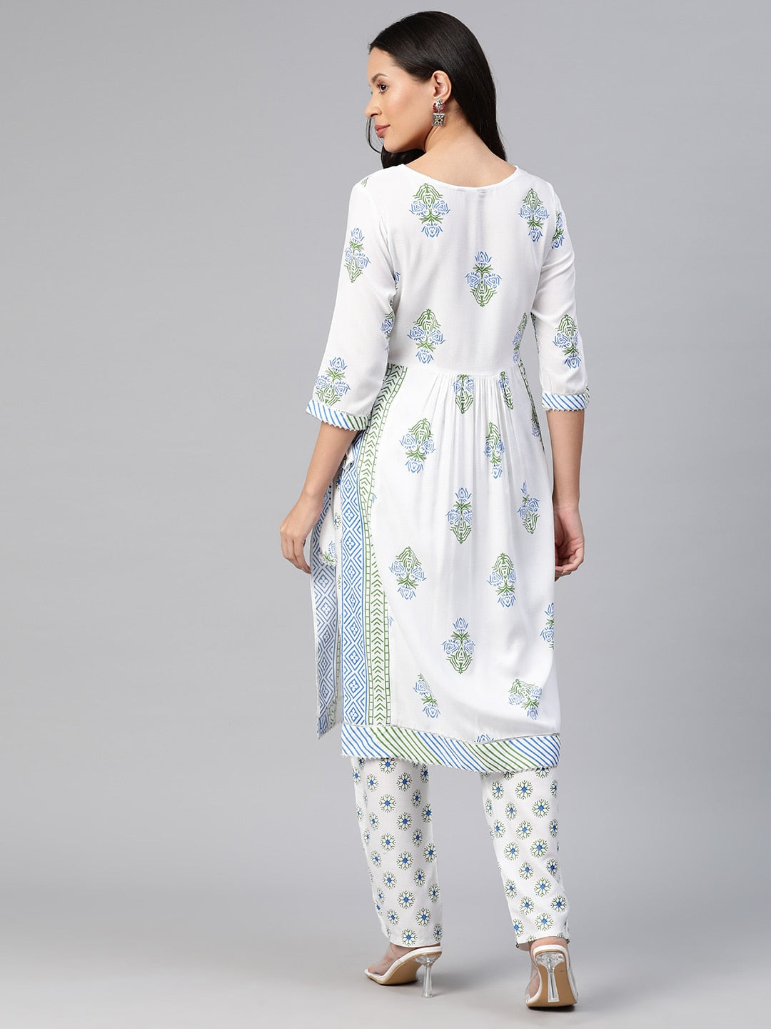 Kalini Women Floral Printed Regular Kurta with Trousers - Distacart