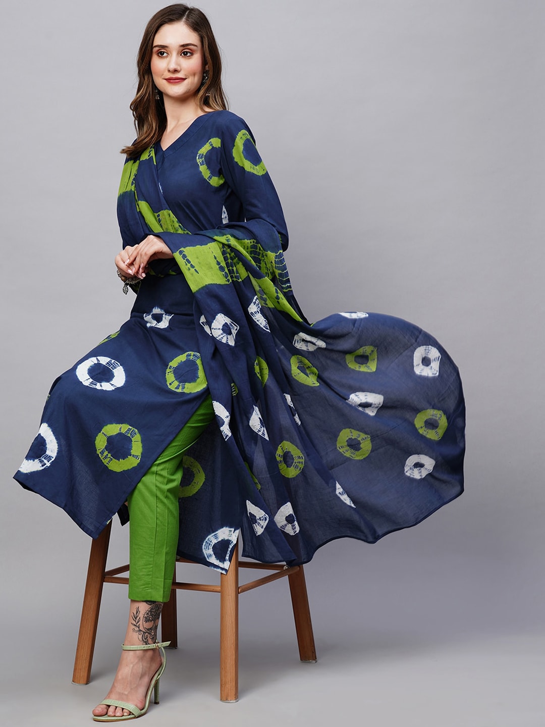 Kalini Bandhani Dyed Kurta with Trousers & Dupatta - Distacart