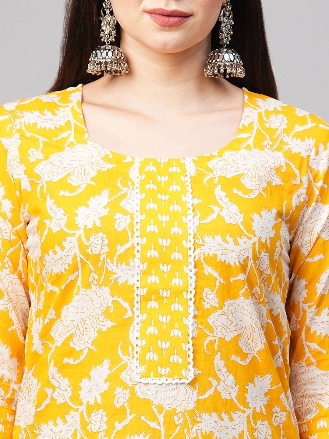Kalini Floral Printed Straight Kurta With Trousers - Distacart