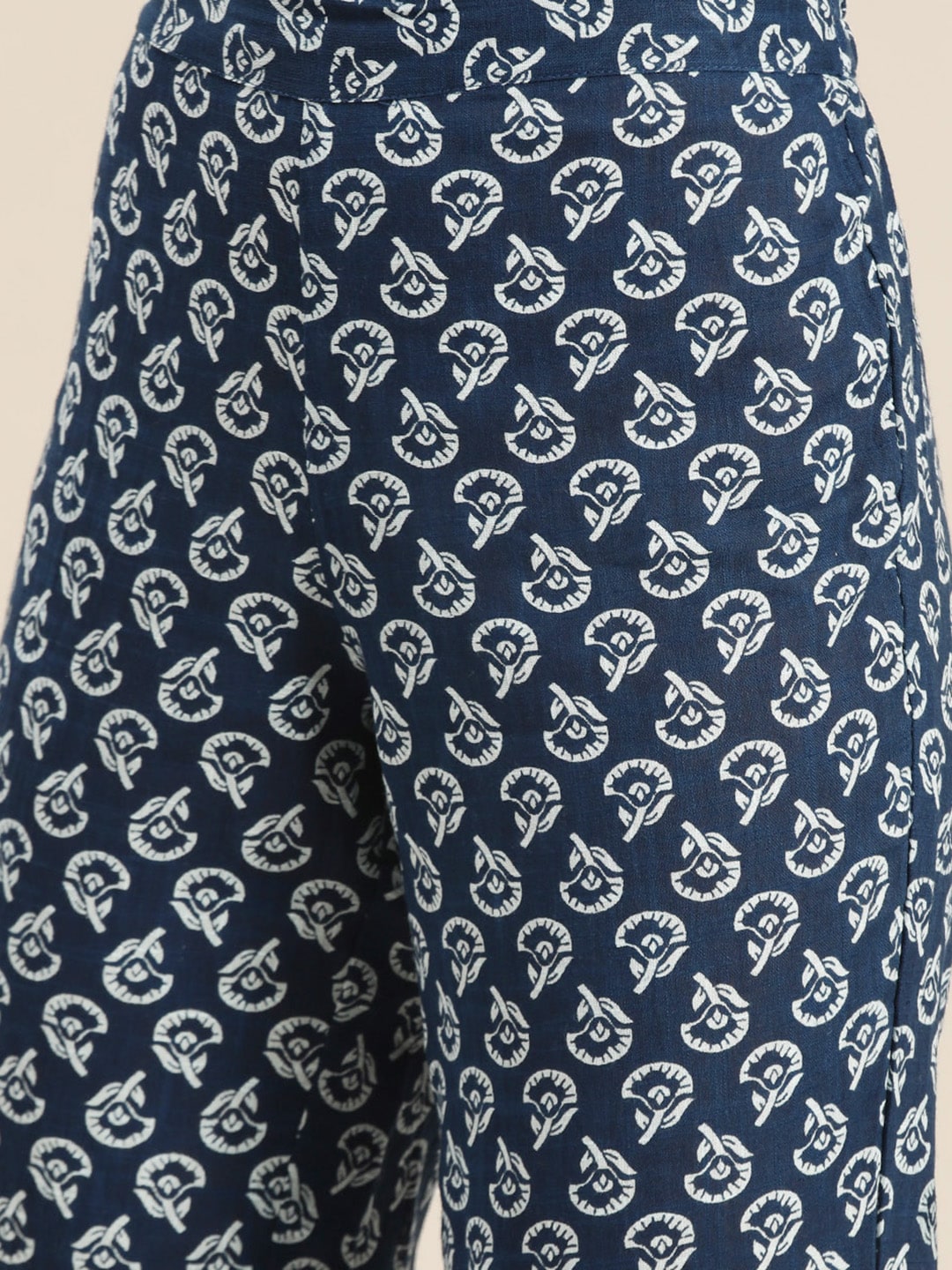 Sangria Women White & Navy Blue Printed Kurta with Trousers - Distacart