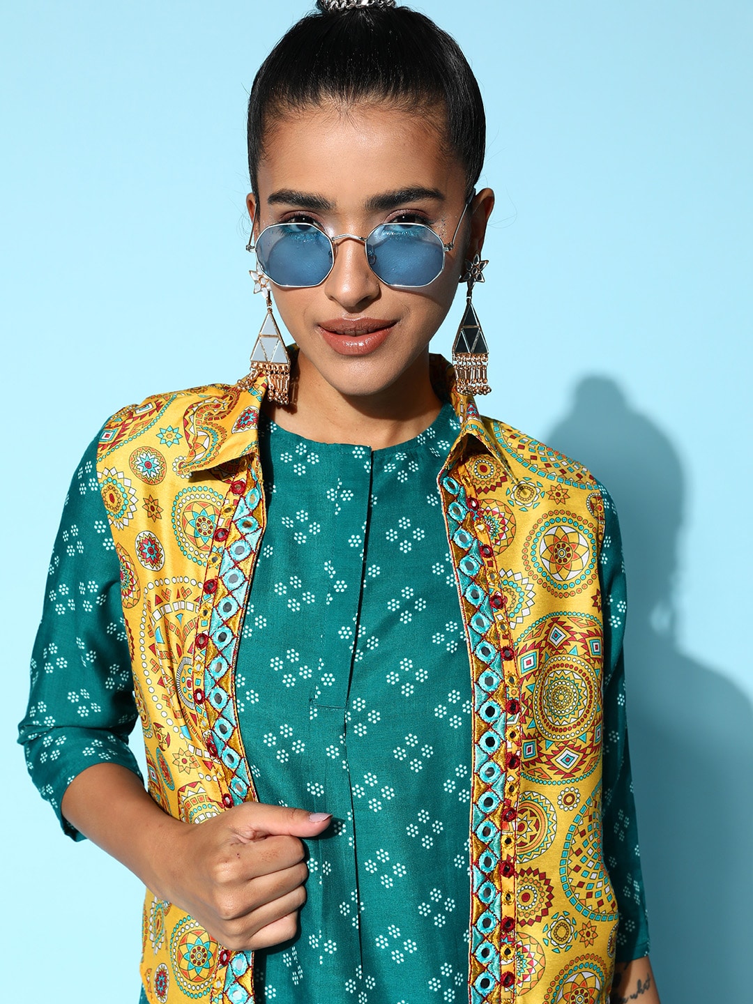 Sangria Printed Kurta Set with Embroidered Ethnic Jacket - Distacart