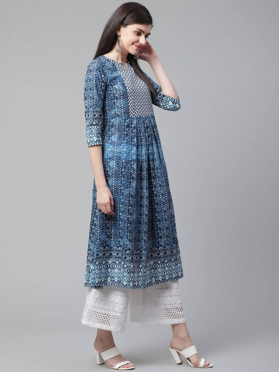 Vamika Blue Cotton Printed Party/Casual Wear Kurti