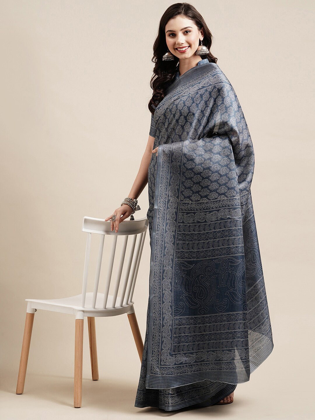 Saree Mall Grey & White Floral Art Silk Sarees - Distacart