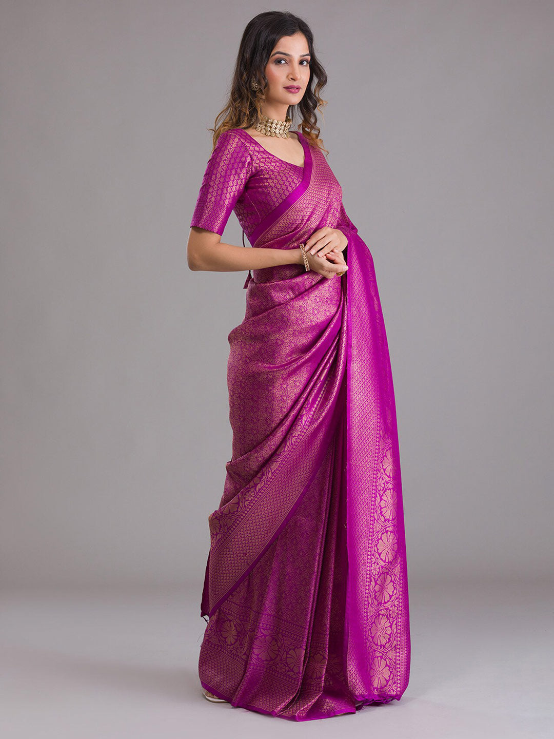 Koskii Purple & Gold-Toned Woven Design Zari Saree - Distacart
