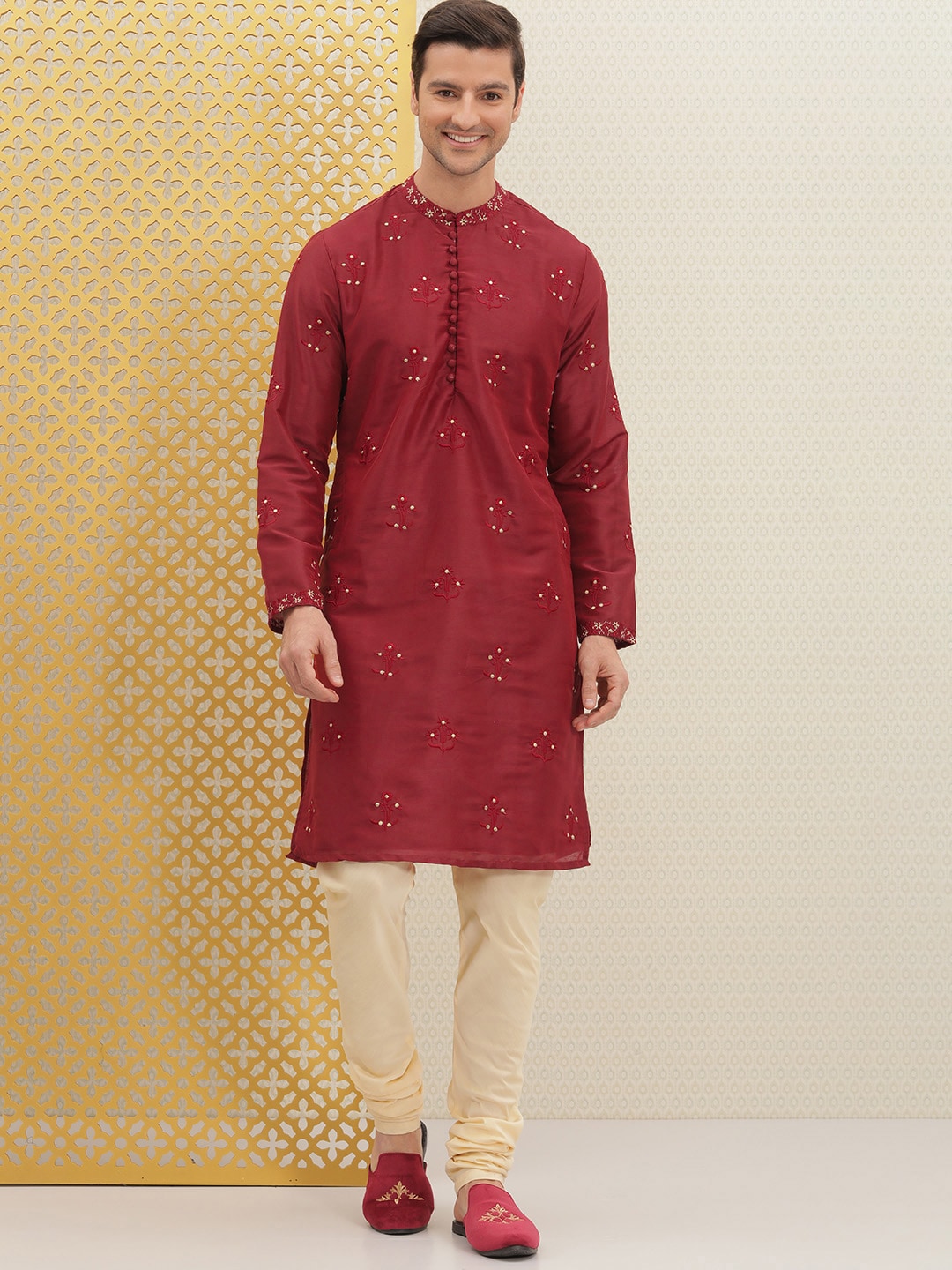 House of Pataudi Men Red Embroidered Jashn Straight Kurta - Distacart
