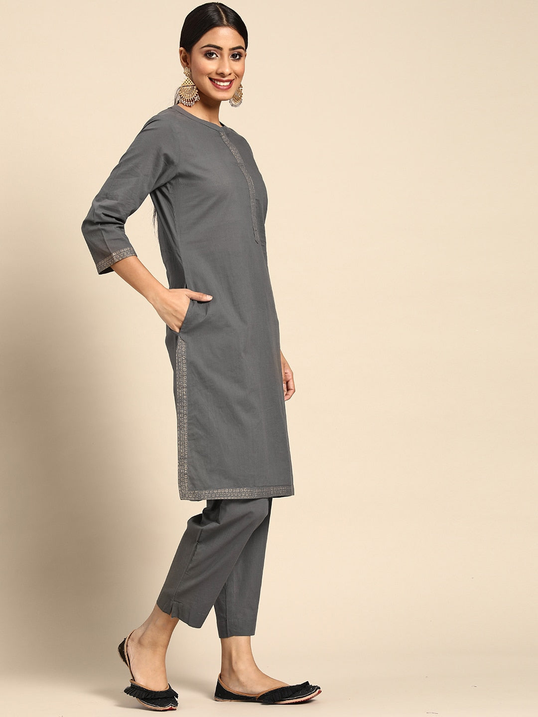 Sangria Women Charcoal Grey Pure Cotton Solid Kurta with Cropped Trousers - Distacart