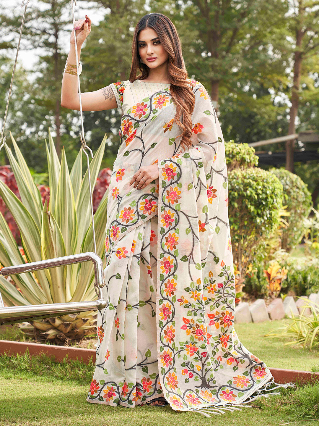 Tikhi Imli White Floral Woven Design Saree - Distacart