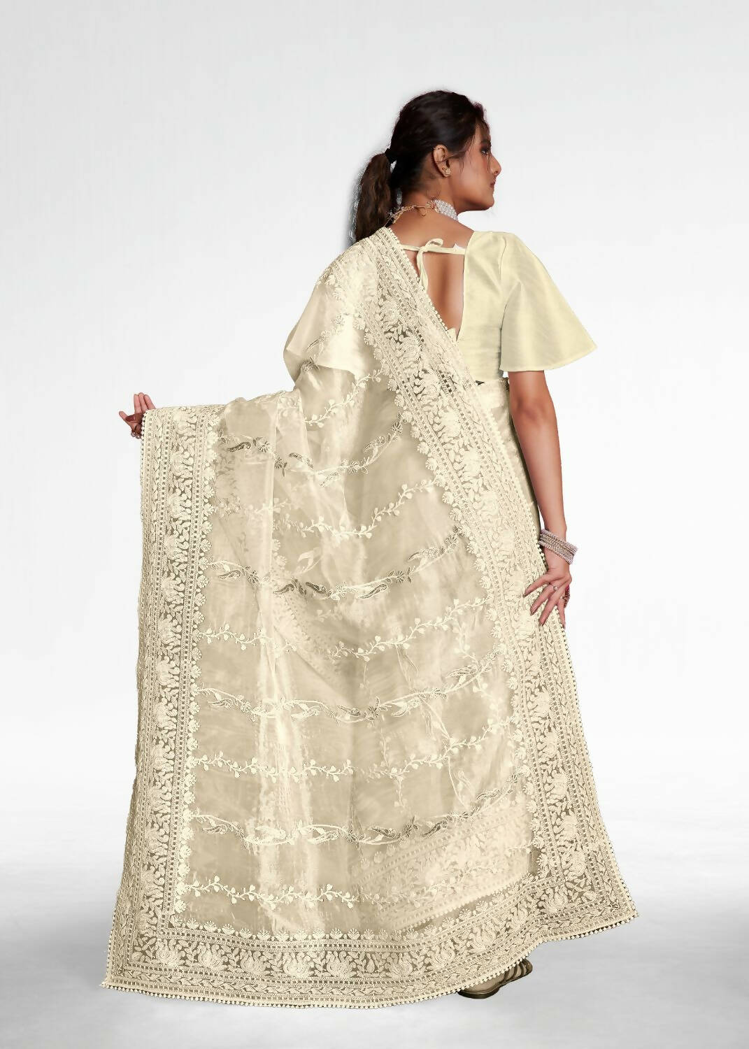 Vamsee White Organza Saree - Distacart