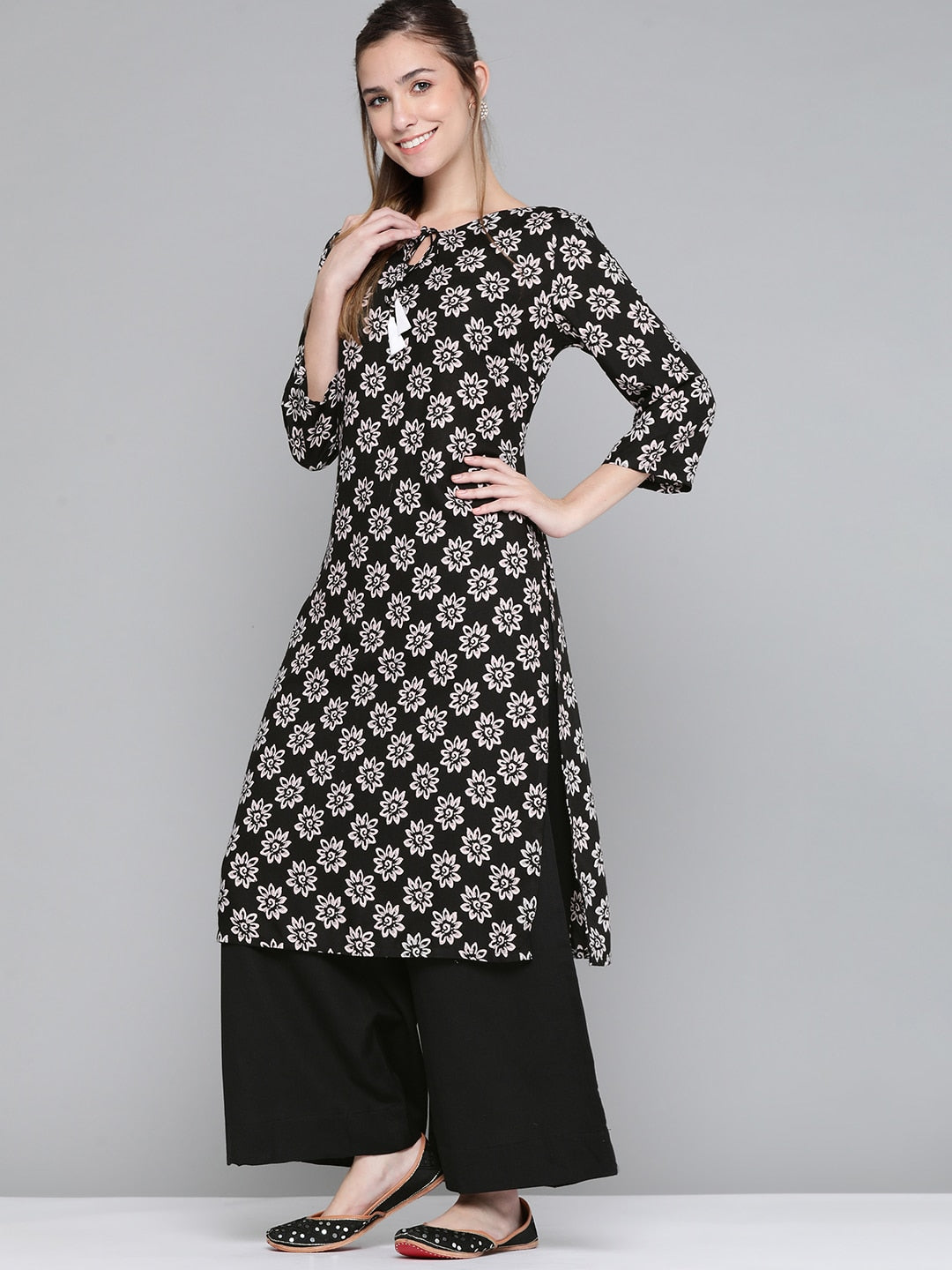 HERE&NOW Women Black & White Floral Printed Kurta - Distacart