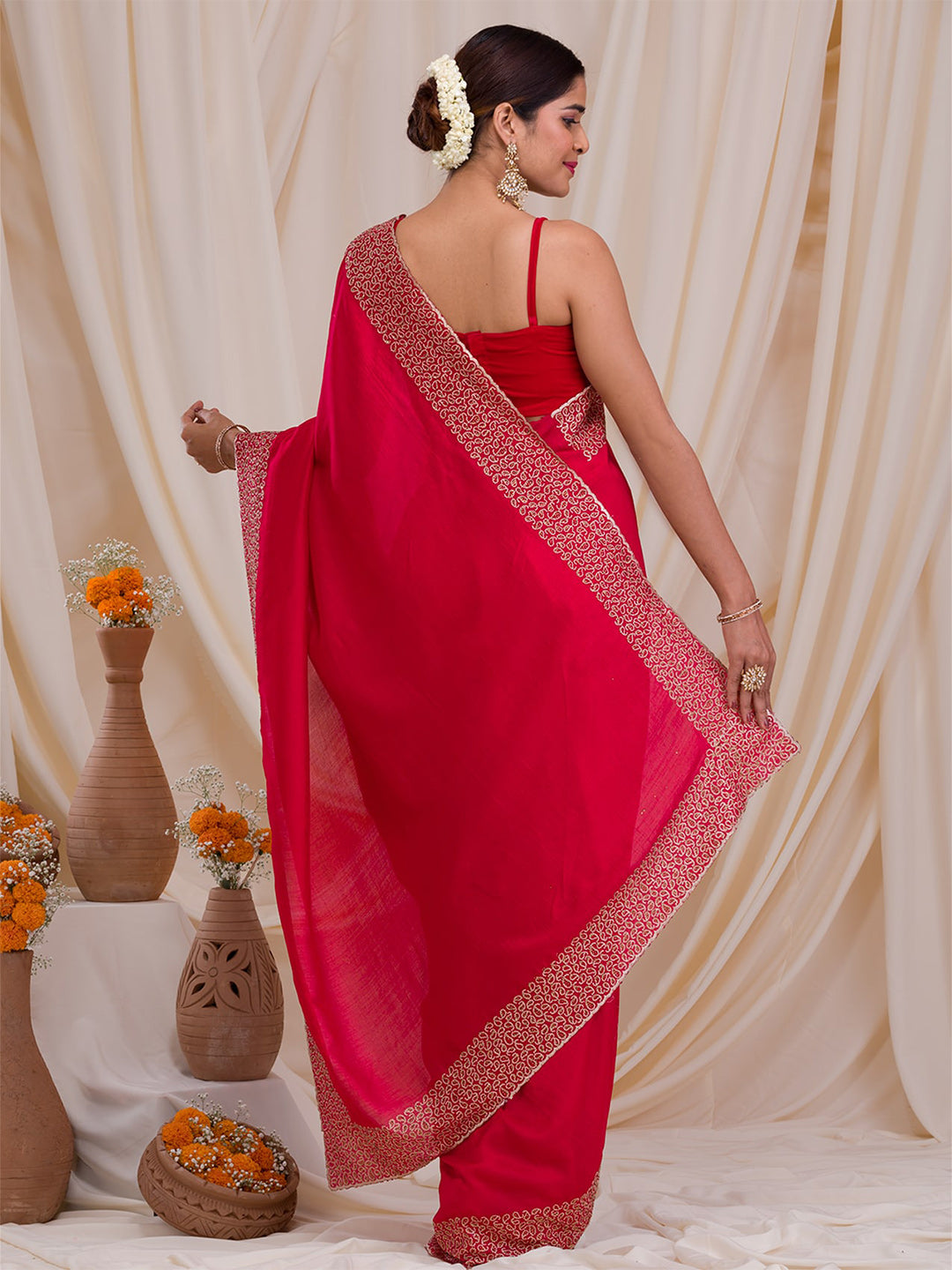 Koskii Embroidered Bordered Saree - Distacart