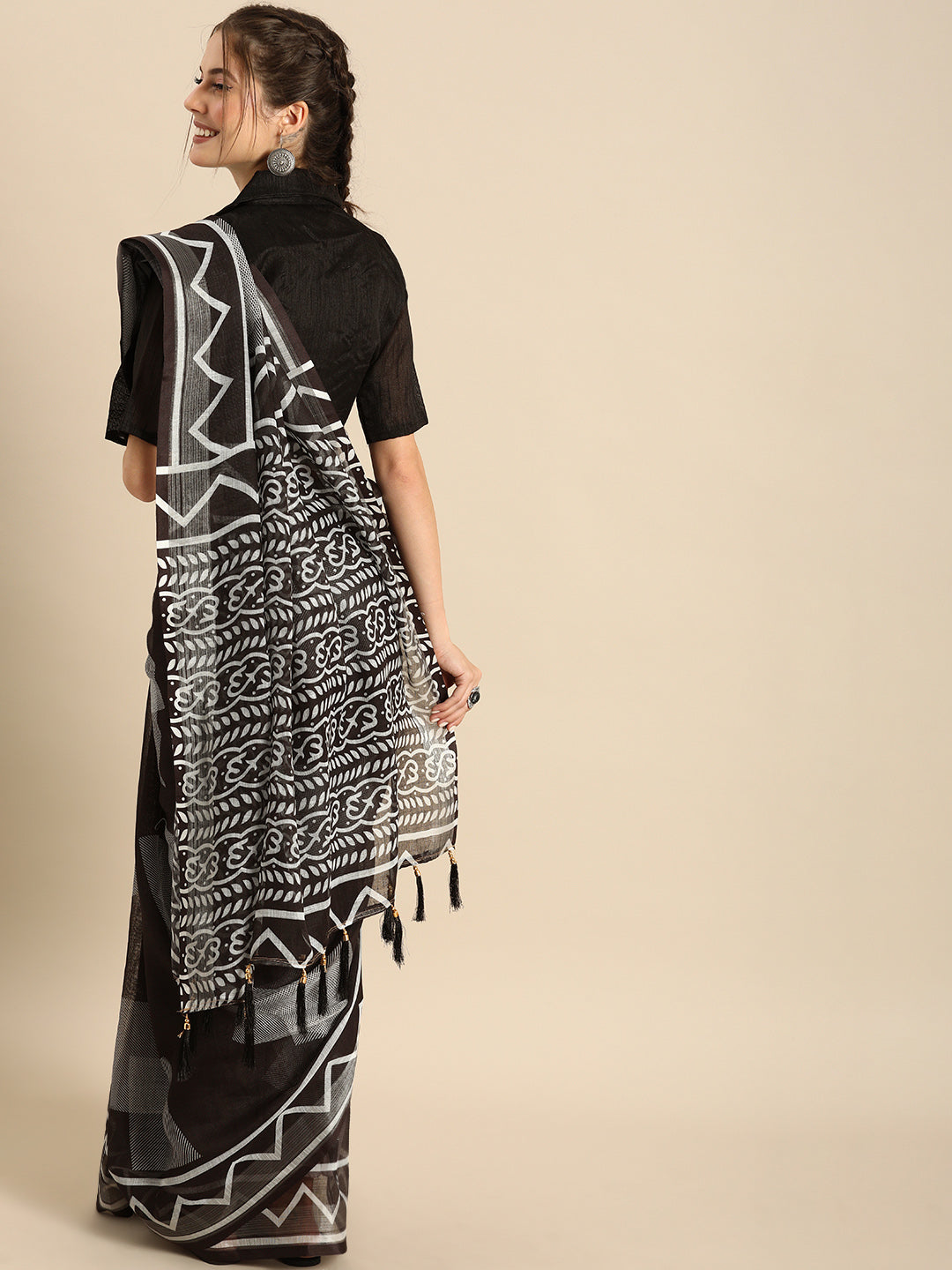 Sangria Black Printed Pure Linen Saree - Distacart