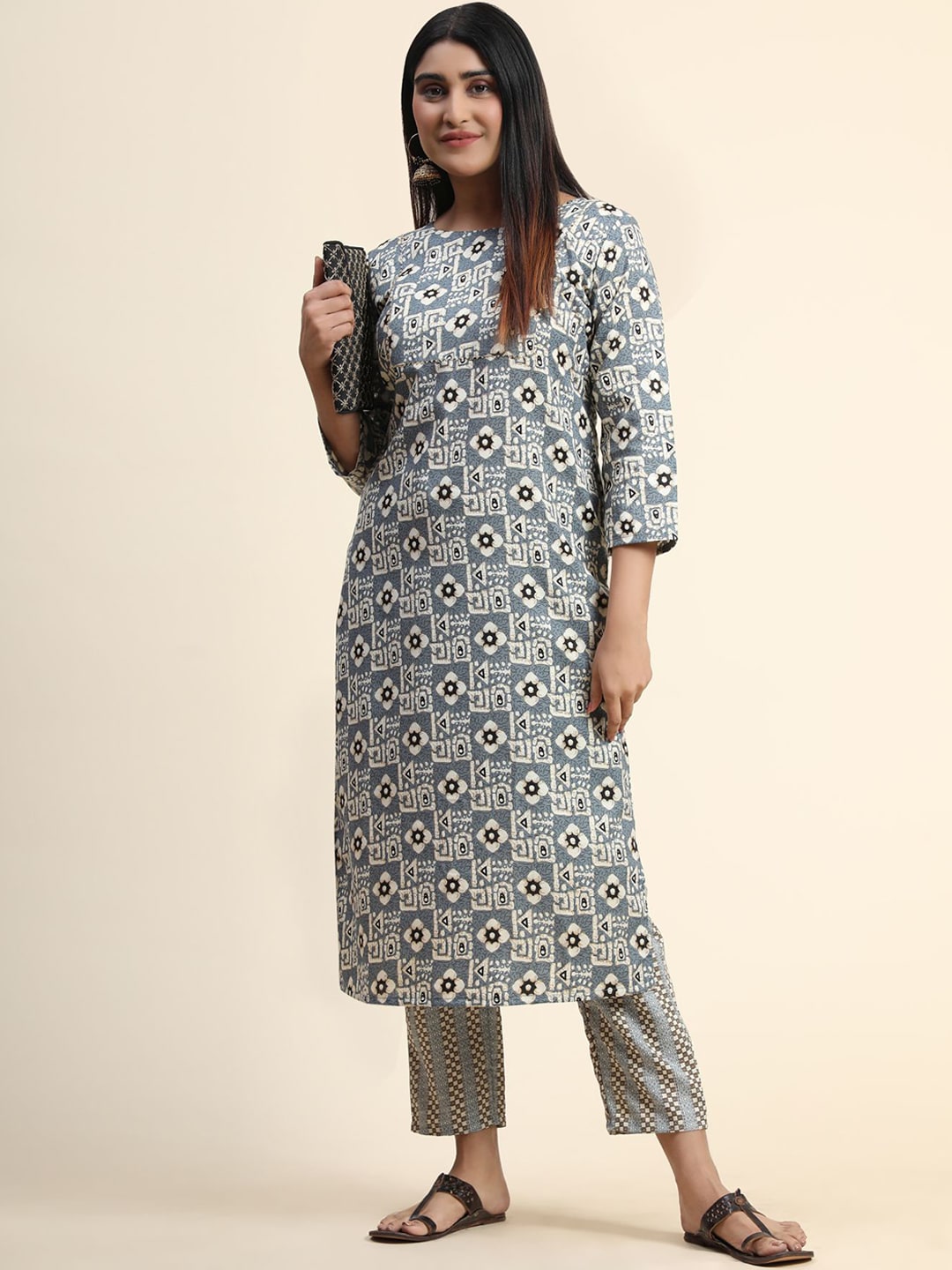 Kalini Floral Printed Round Neck Kurta with Trousers - Distacart