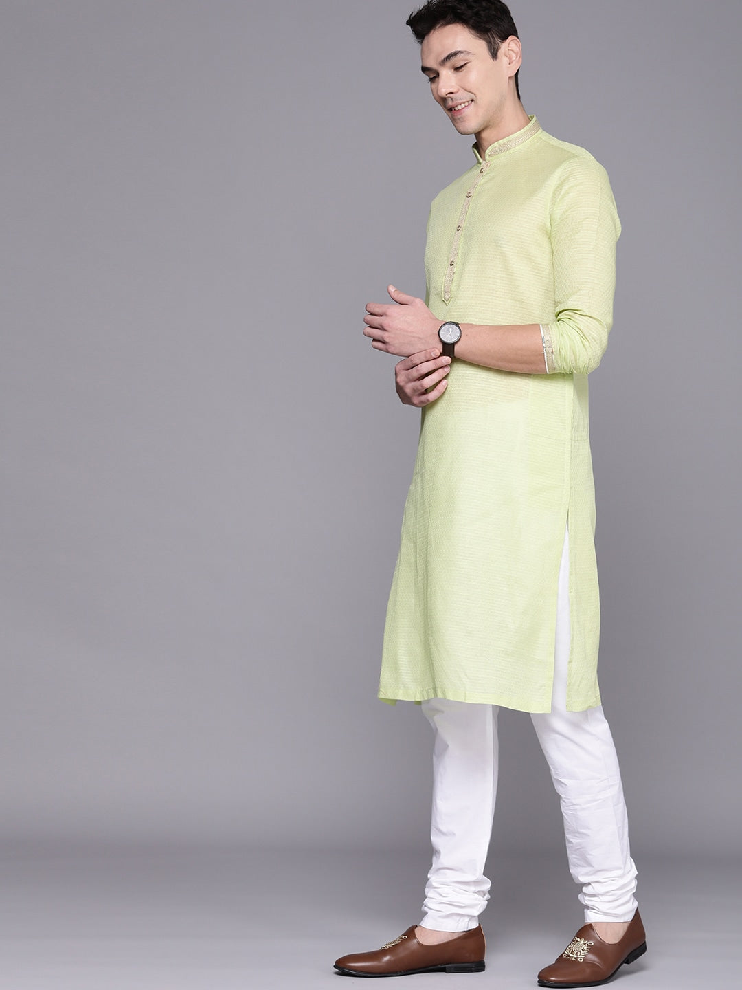 Manyavar Men Green Regular Kurta with Pyjamas - Distacart